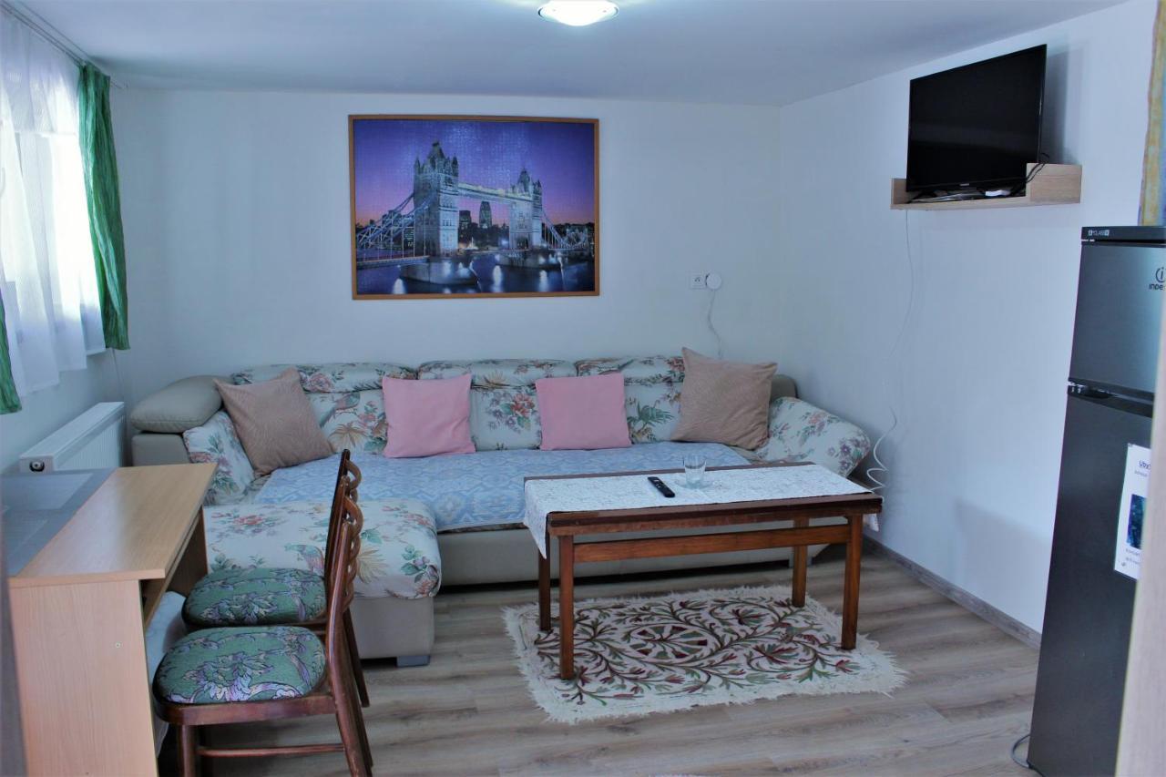 Ubytovanie U Vlada Medzilaborce Exterior foto